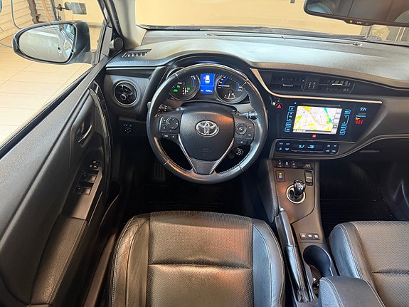 Toyota Auris 25 of 30