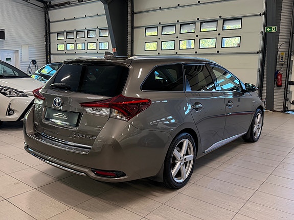 Toyota Auris 21 of 30