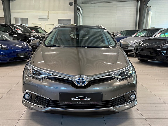 Toyota Auris 4 of 30