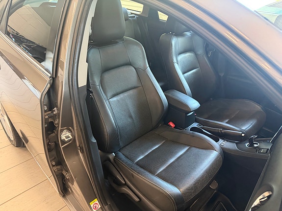 Toyota Auris 28 of 30