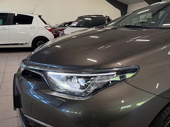 Toyota Auris 13 of 30