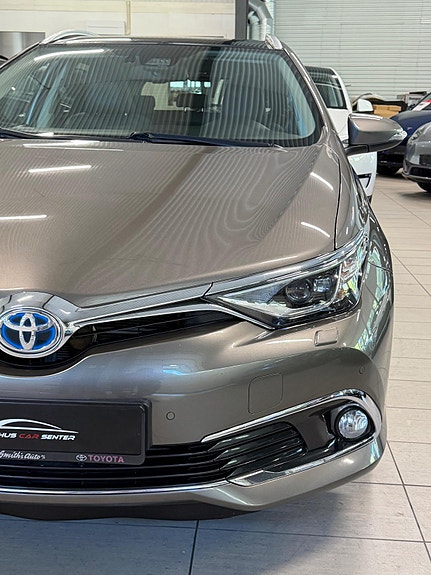 Toyota Auris 9 of 30