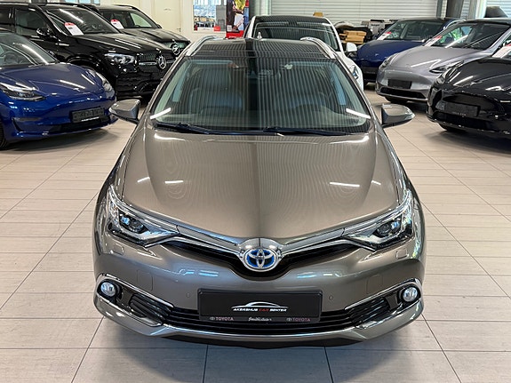 Toyota Auris 5 of 30