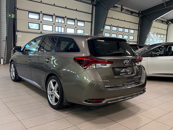 Toyota Auris 22 of 30