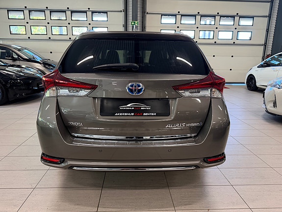 Toyota Auris 18 of 30