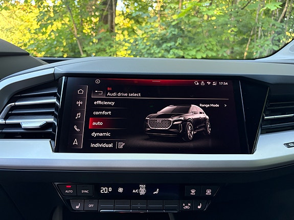 Audi Q4 e-tron 17 of 24