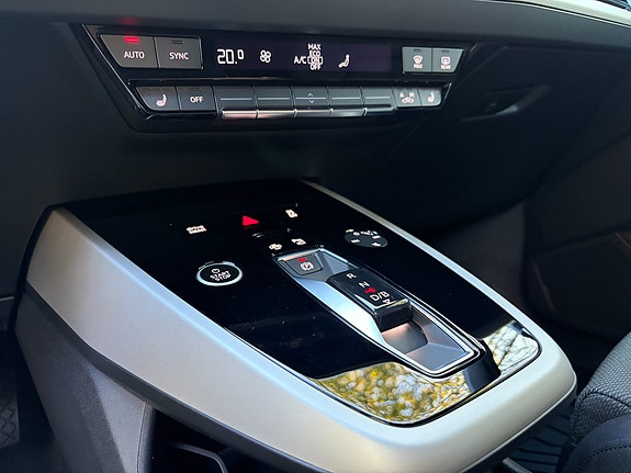 Audi Q4 e-tron 15 of 24