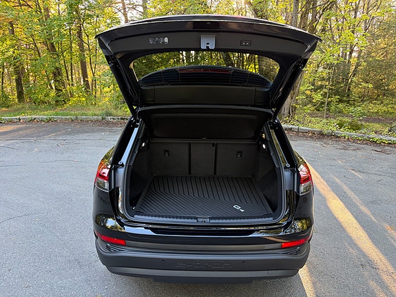 Audi Q4 e-tron 10 of 24