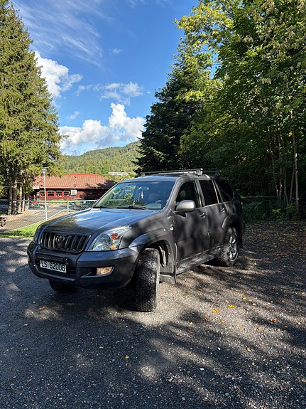 Toyota Land Cruiser 7 of 25