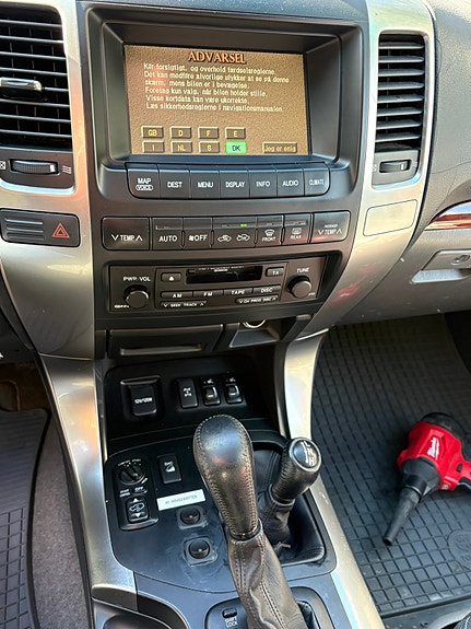 Toyota Land Cruiser 12 of 25