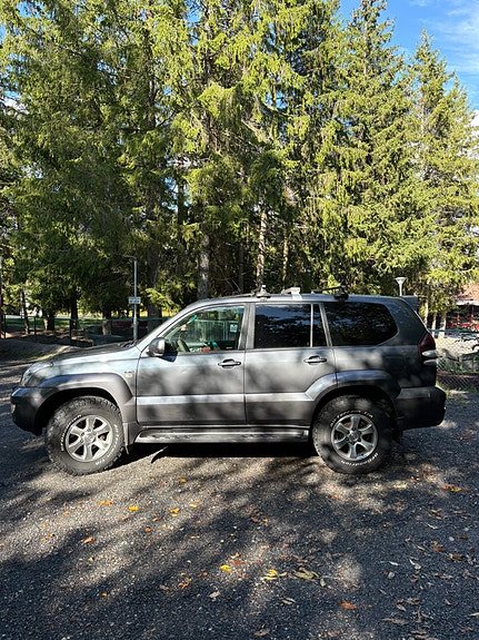 Toyota Land Cruiser 6 of 25