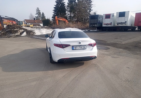 Alfa Romeo Giulia 8 of 9