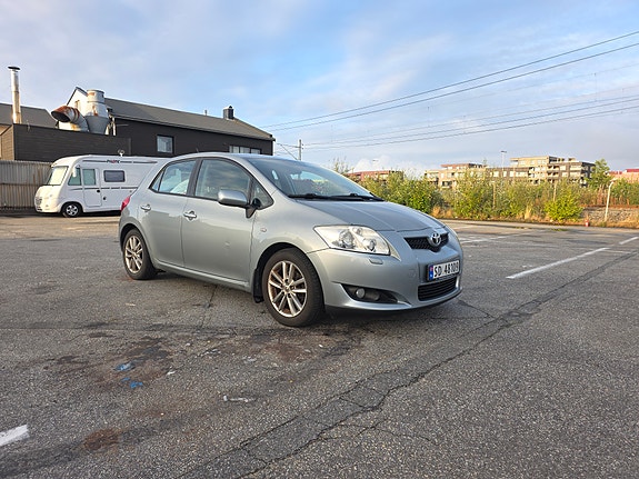 Toyota Auris 12 of 20
