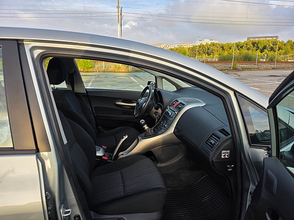 Toyota Auris 19 of 20