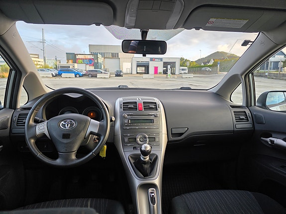 Toyota Auris 17 of 20