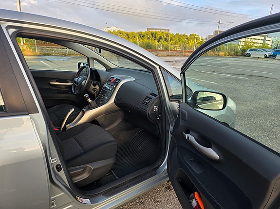 Toyota Auris 18 of 20