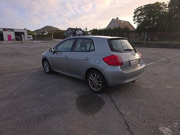 Toyota Auris 4 of 20