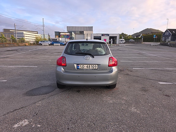 Toyota Auris 6 of 20