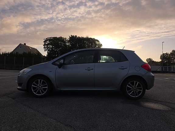 Toyota Auris 3 of 20