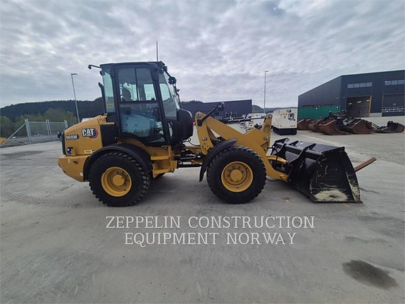 Cat 908M 10 of 16