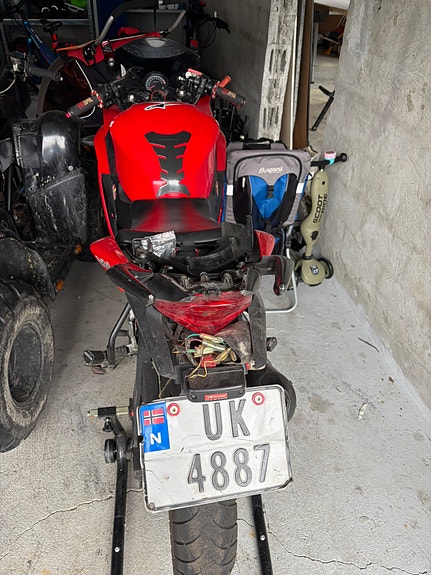 Honda CBR 125 R 4 of 5