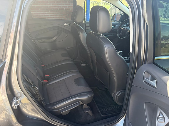 Ford Kuga 13 of 29