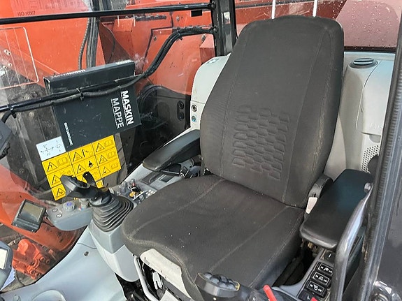Hitachi ZX 225 US LC-6 12 of 12