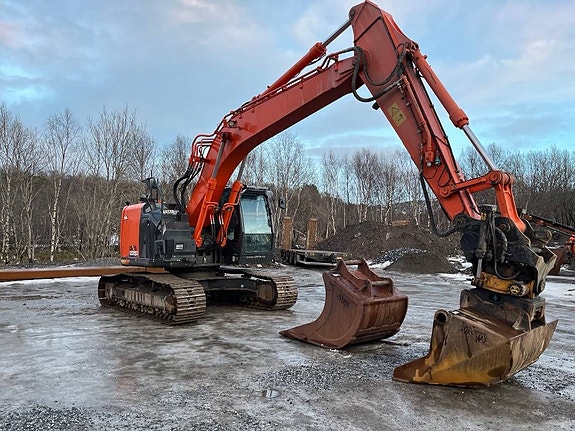Hitachi ZX 225 US LC-6 5 of 12