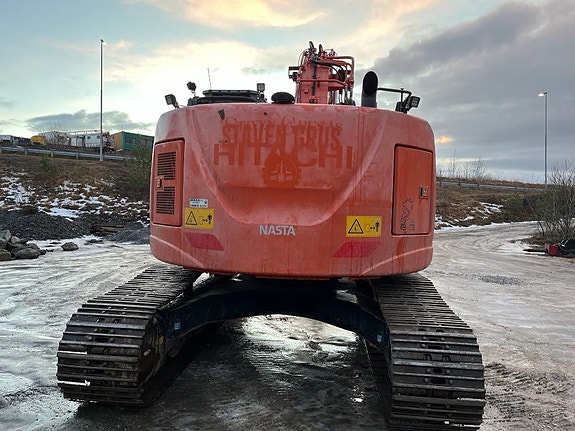 Hitachi ZX 225 US LC-6 3 of 12