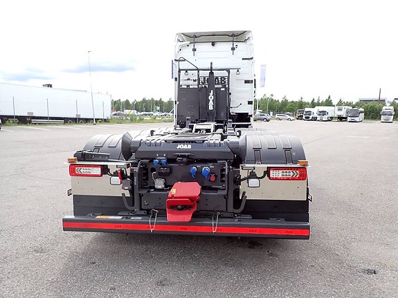 Volvo 8x4 Tridem 10 of 13