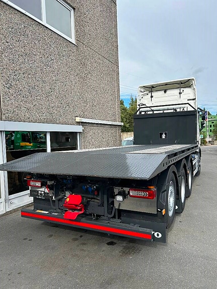 Volvo 8x4 Tridem 2 of 13