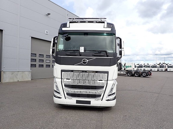 Volvo 8x4 Tridem 7 of 13