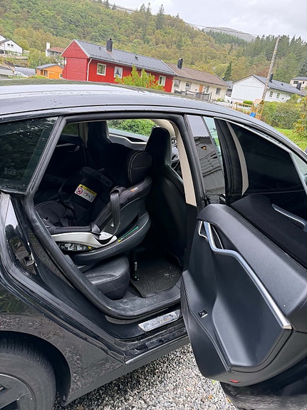 Tesla Model S 13 of 15