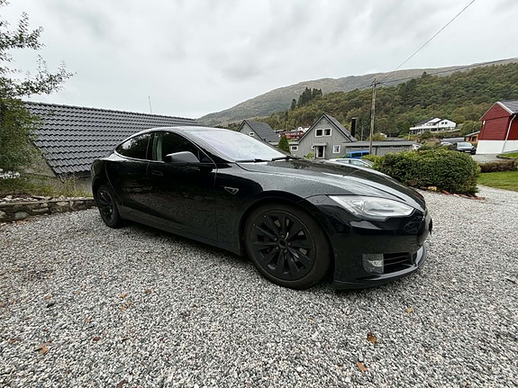 Tesla Model S 3 of 15