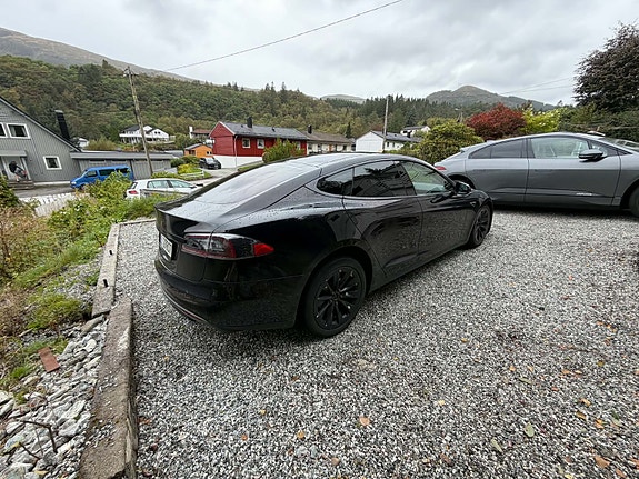 Tesla Model S 6 of 15