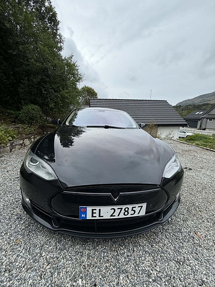 Tesla Model S 2 of 15