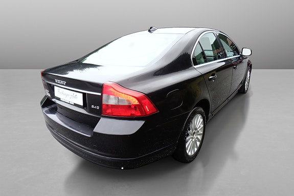 Volvo S80 7 of 30