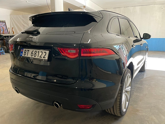 Jaguar F-PACE 6 of 14