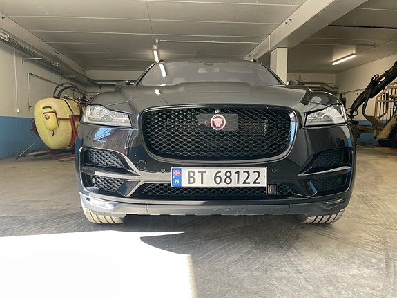 Jaguar F-PACE 5 of 14