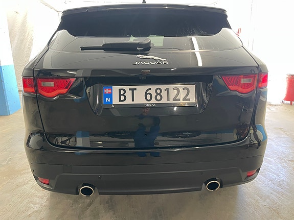 Jaguar F-PACE 7 of 14