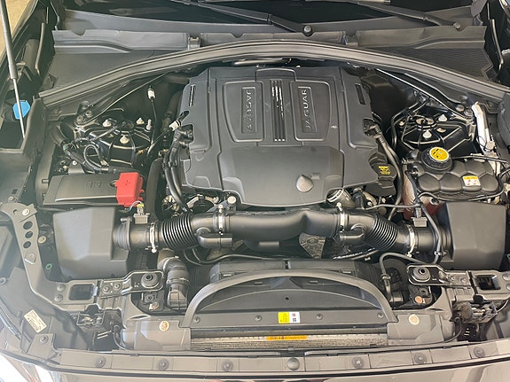 Jaguar F-PACE 14 of 14