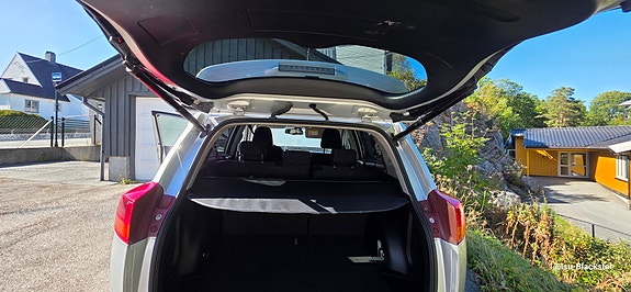Toyota RAV4 5 of 10
