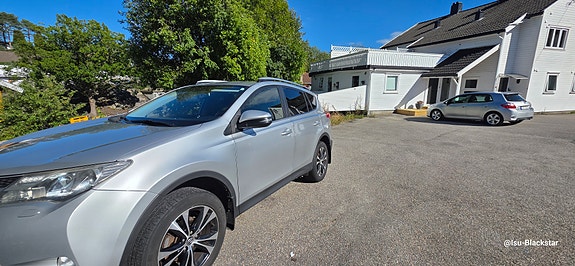 Toyota RAV4 3 of 10
