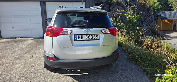 Toyota RAV4 8 of 10