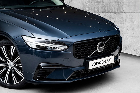 Volvo V90 2 of 29