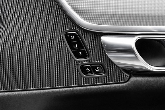Volvo V90 27 of 29