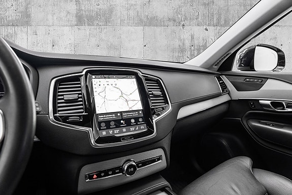 Volvo XC90 18 of 30