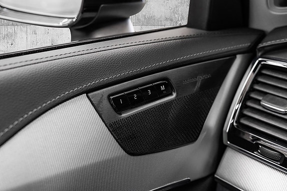 Volvo XC90 22 of 30