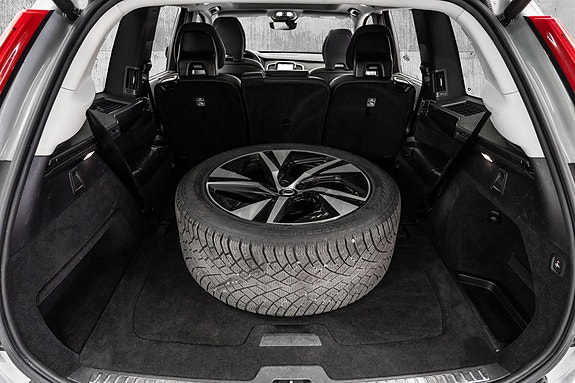 Volvo XC90 24 of 30