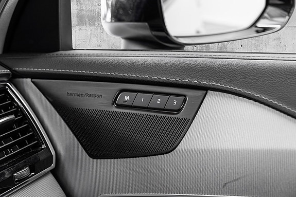 Volvo XC90 23 of 30